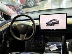 تسلا موديل 3